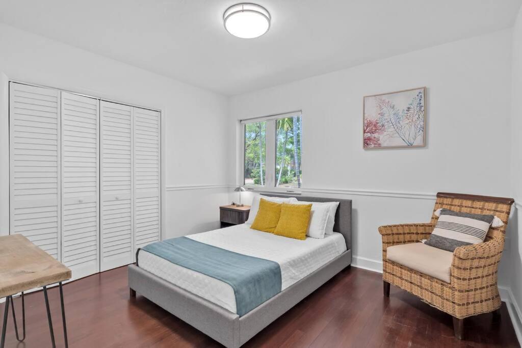 6 Bedrooms Oasis Treat With Oversized Pool, 9 Minutes To The Pousada Miami