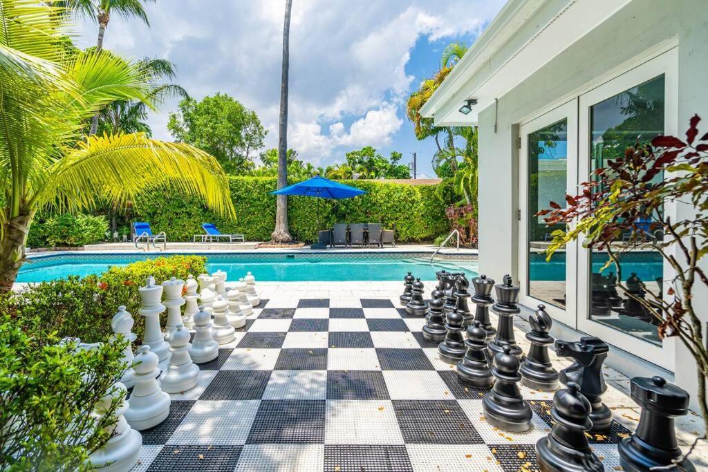 6 Bedrooms Oasis Treat With Oversized Pool, 9 Minutes To The Pousada Miami