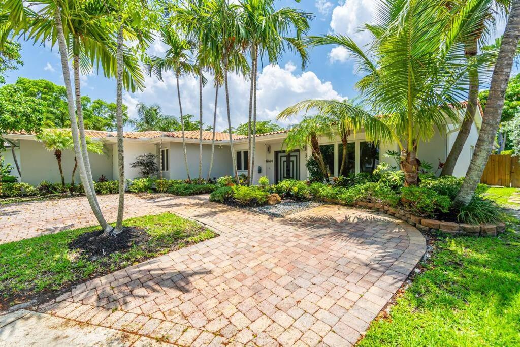 6 Bedrooms Oasis Treat With Oversized Pool, 9 Minutes To The Pousada