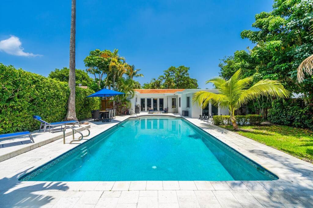 Pousada 6 Bedrooms Oasis Treat With Oversized Pool, 9 Minutes To The *